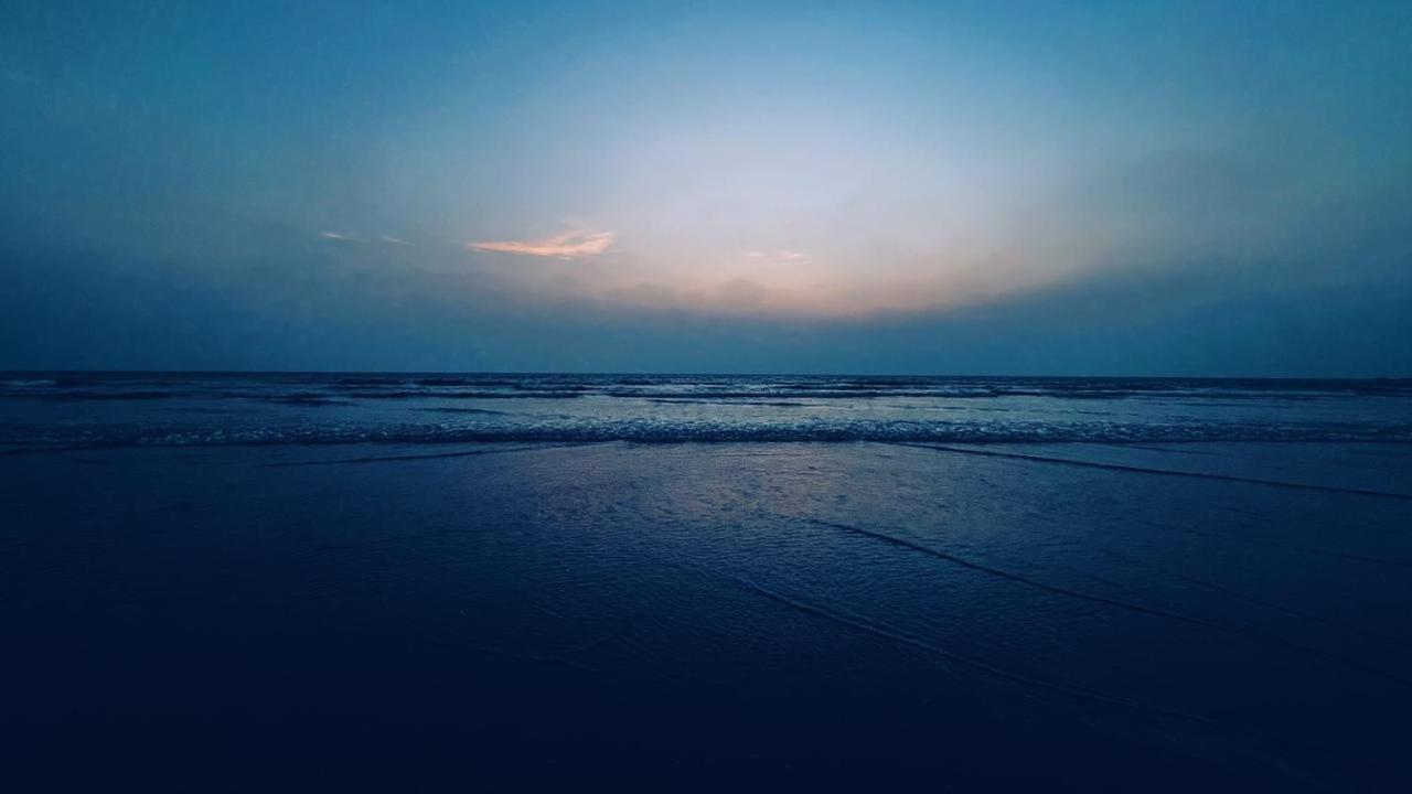 Corniche Beach Resort Mulappilangād Kültér fotó